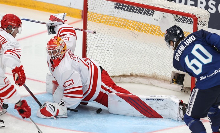 Nezvyčajný ťah. Rusi v predĺžení odvolali brankára a inkasovali